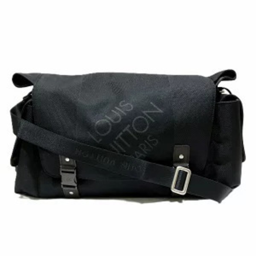 Louis Vuitton Berry Shoulder Bag Damier Geant Canvas